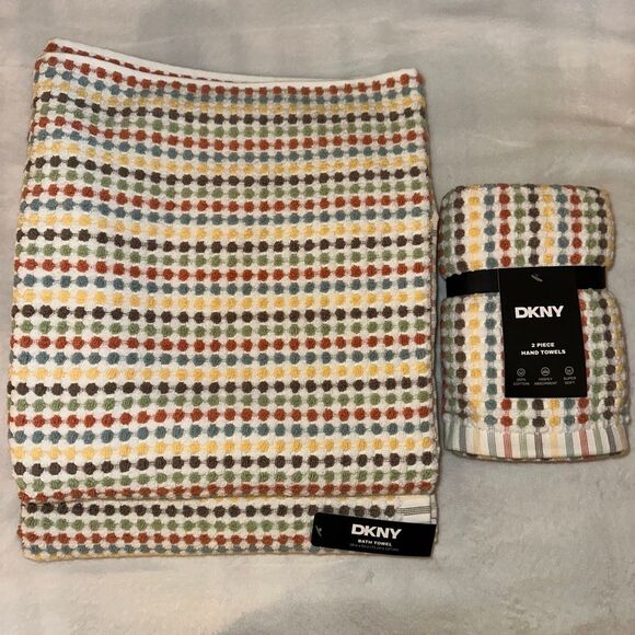 DKNY Bath Towel Set Multicolor Cream White Pattern 4 Pieces Total NWT - Picture 4 of 5